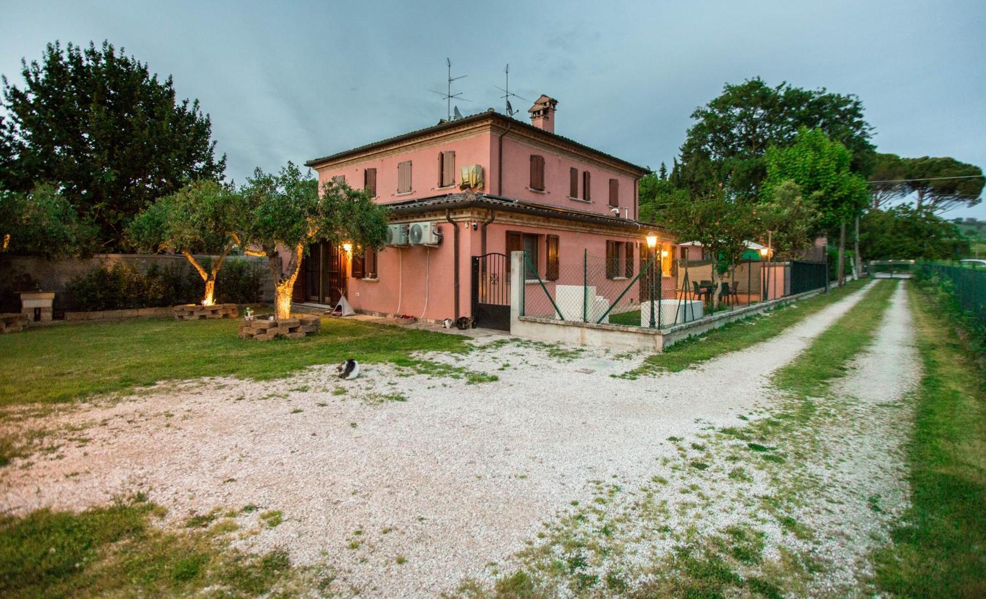 Casa Di Marco E Kaila Hotel Tavullia Eksteriør billede